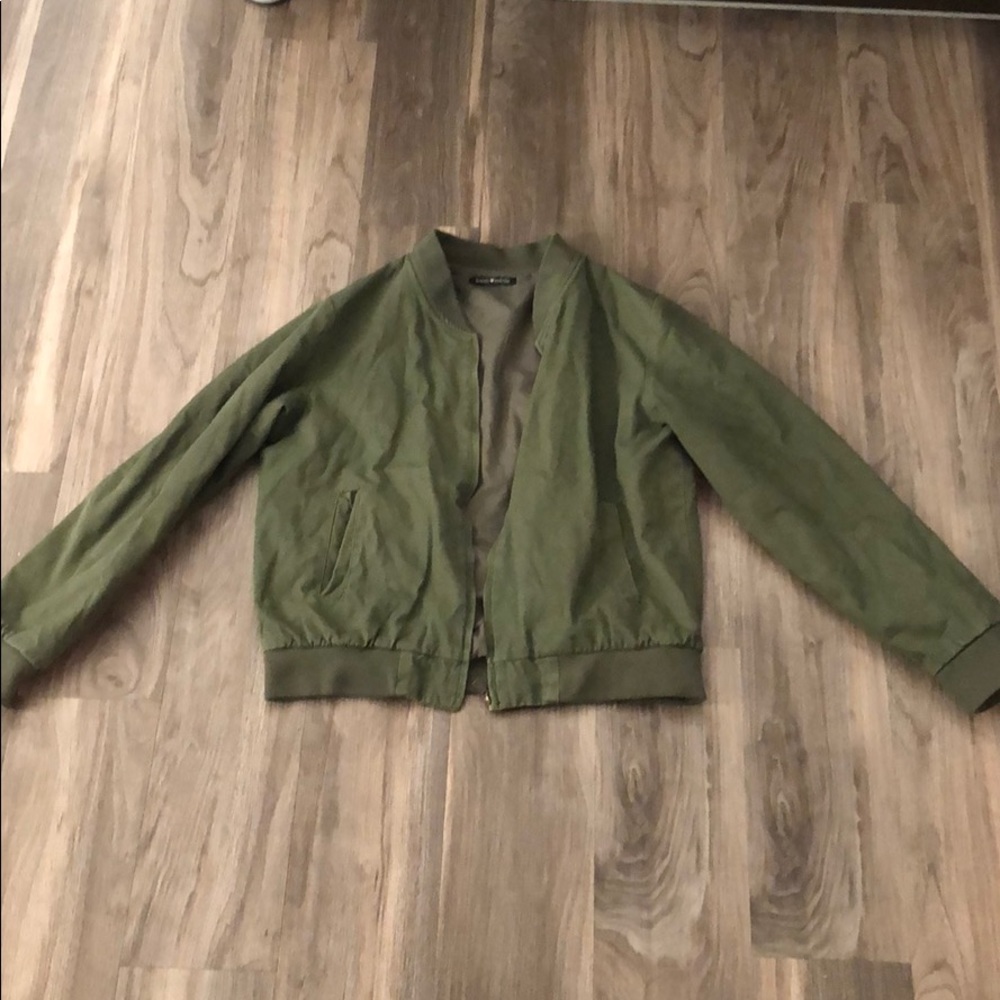 brandy melville bomber jacket size 4